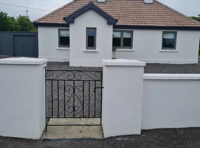 The Little White House Дом отдыха