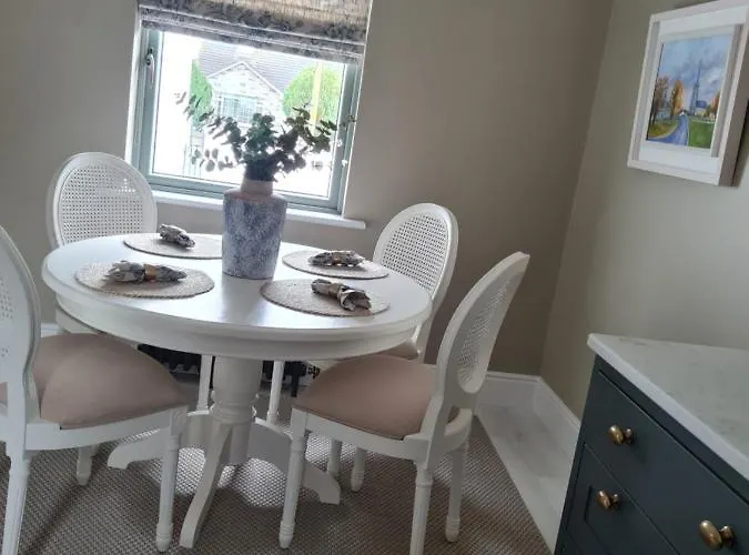 The Little White House Tyrrellspass